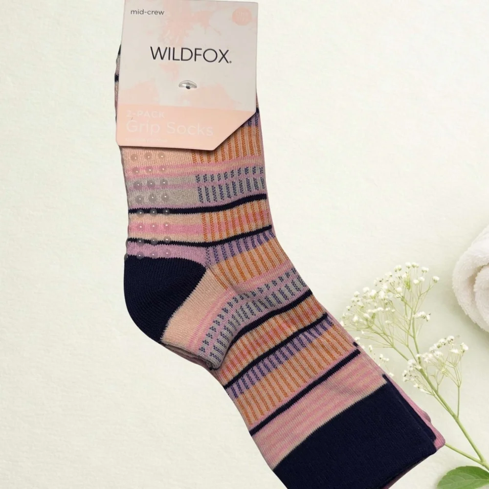 2 Pack Grip Socks Pilates Barre Crew Socks 🩰 🤍 ✨ 🌸